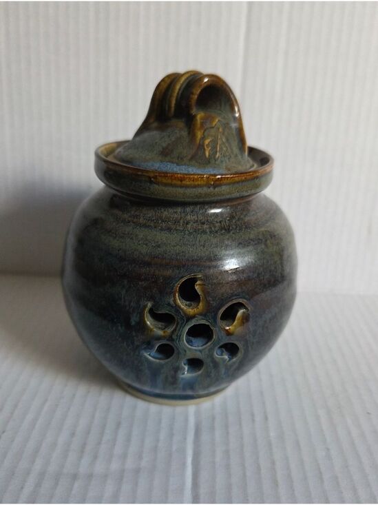 Seagrove Pottery Other - Vintage Handmade Garlic Bulb Stoneware Storage Keeper